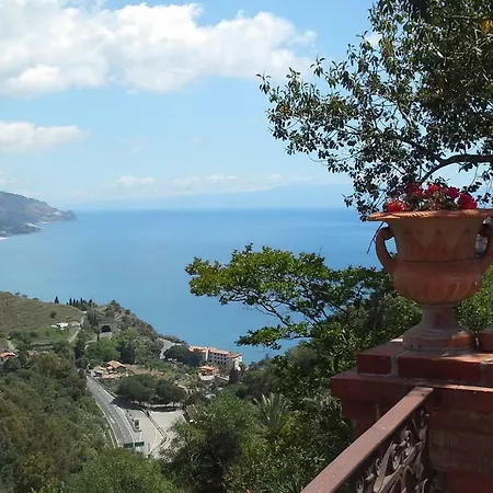 Bed & Breakfast La Cage Aux Folles 4*