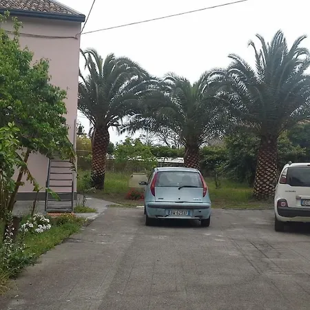 Bed & Breakfast La Cage Aux Folles 2*