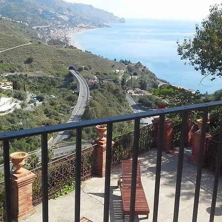 La Cage Aux Folles 2* Taormina