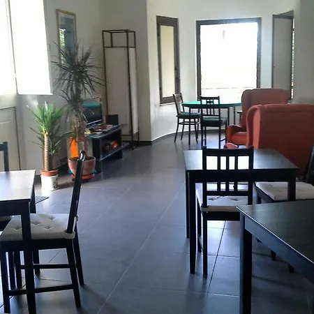 La Cage Aux Folles Bed & Breakfast