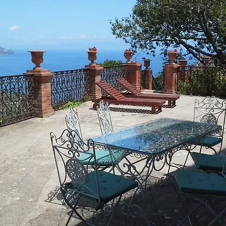 La Cage Aux Folles 2* Taormina