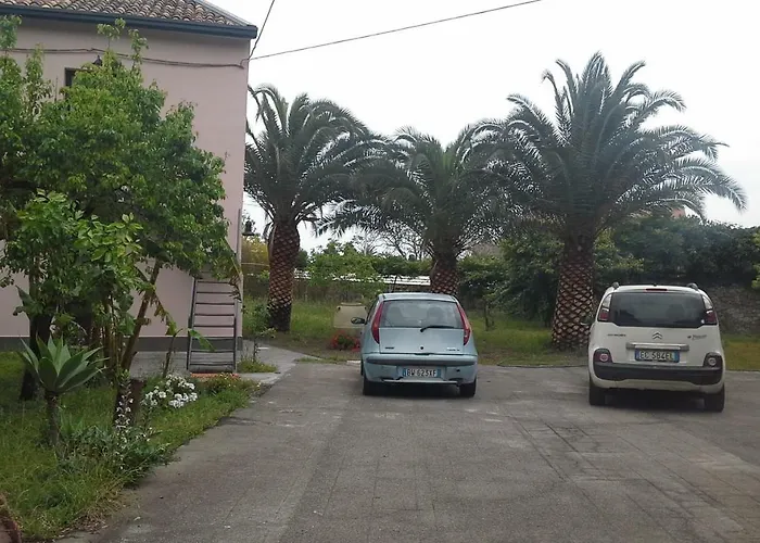 Oda ve Kahvaltı La Cage Aux Folles 4*