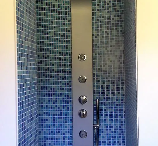 La Cage Aux Folles Oda ve Kahvaltı