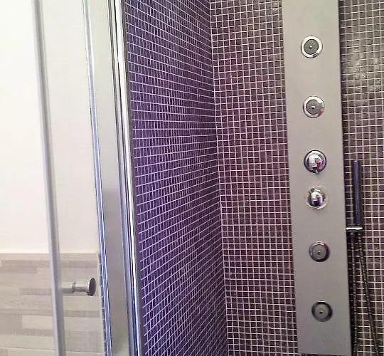 La Cage Aux Folles Oda ve Kahvaltı 4*