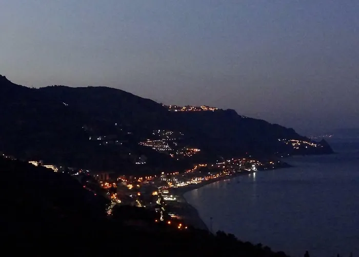 La Cage Aux Folles Oda ve Kahvaltı Taormina