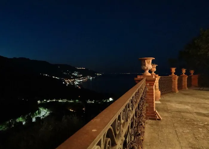 Oda ve Kahvaltı La Cage Aux Folles